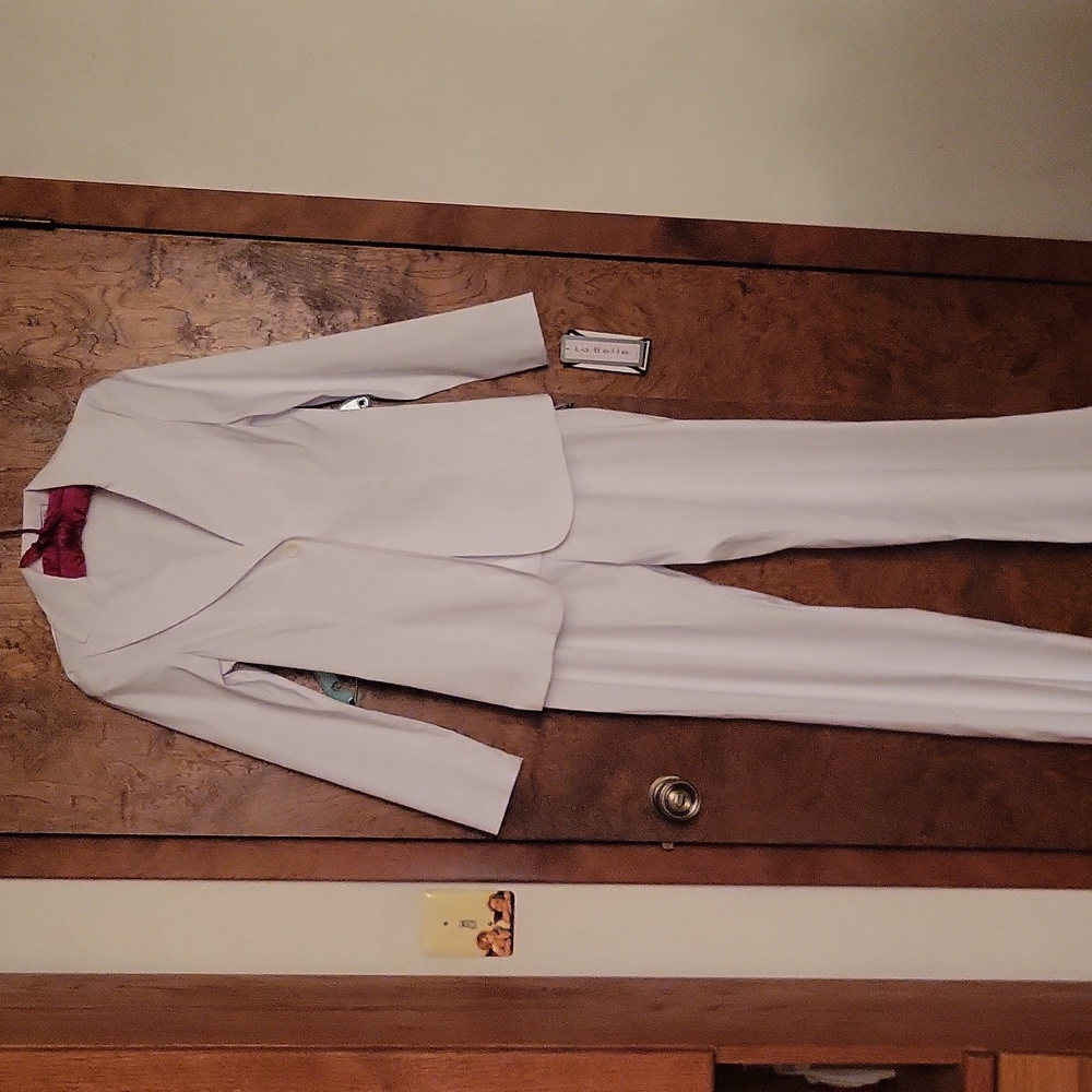 NWT Dolce & Gabbana Vibe Gorgeous Fit-n-Flare Pantsuit  , Jacket & Pants Set - Picture 3 of 9